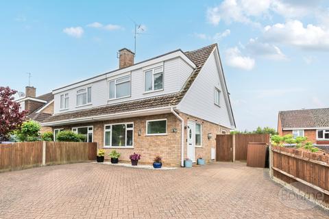 Dale Close, Wrecclesham, Farnham... 3 bed semi