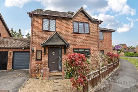 Suffolk Drive, Guildford, Surrey, GU4 5 bed detached house for sale