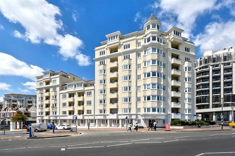 Grand Parade, Eastbourne 2 bed flat for sale