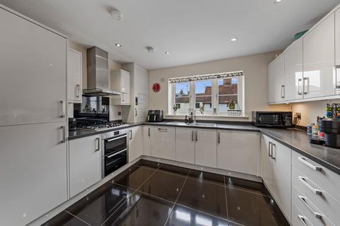 Harlow Road, Harlow CM19 4 bed detached house for sale