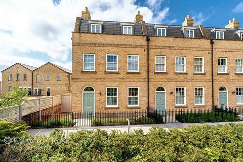 Flagstaff Road, COLCHESTER 4 bed townhouse for sale