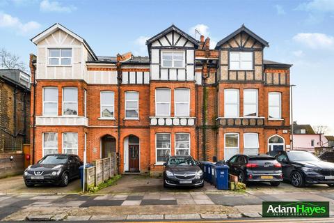 Ballards Lane, London N3 2 bed apartment for sale