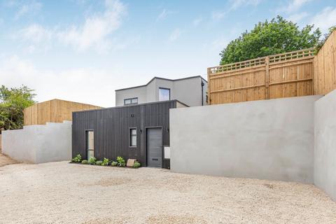 North Road, Haywards Heath, RH16 4 bed house for sale