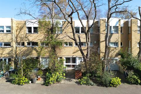 Highsett, Cambridge, Cambridgeshire 3 bed house for sale