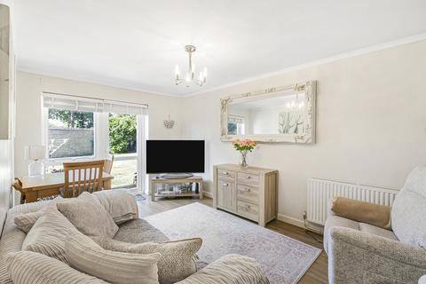 Feltham Hill Road, Ashford, Surrey, TW15 2 bed apartment for sale