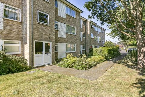 Feltham Hill Road, Ashford, Surrey, TW15 2 bed apartment for sale
