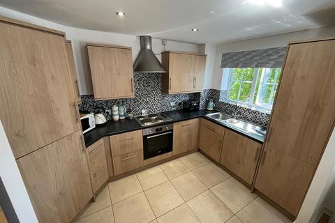 Derby Court, Bury, BL9 6WG 2 bed apartment for sale