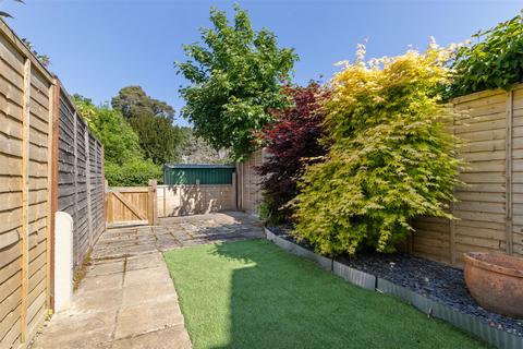 Oakwood Close, Midhurst 2 bed terraced house for sale