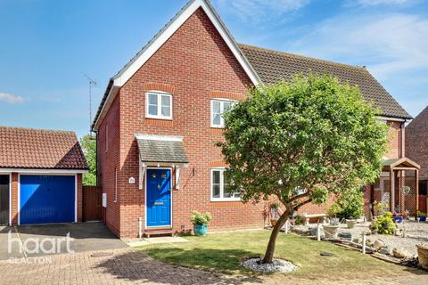 3 bedroom semi-detached house for sale