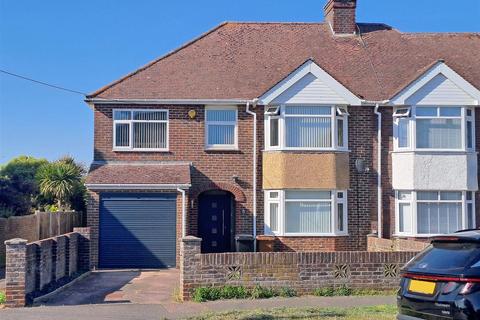 Cornwall Road, Littlehampton BN17 5 bed semi