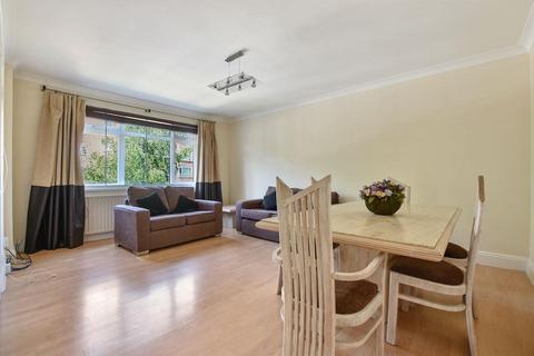 Sheridan Court, Belsize Road 3 bed apartment for sale
