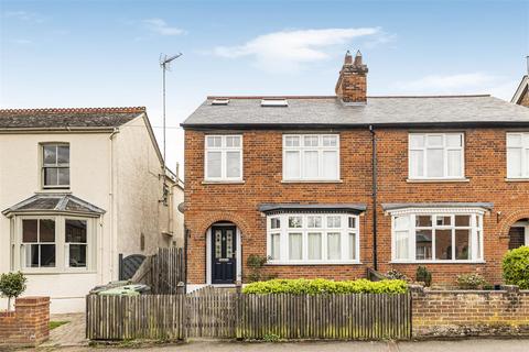 Victoria Avenue, Saffron Walden CB11 4 bed semi