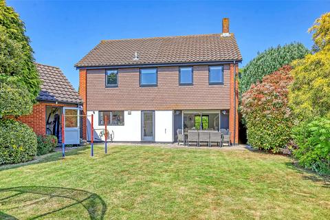 Challacombe, Thorpe Bay, Essex, SS1 4 bed detached house for sale