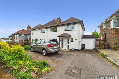 Wokingham Road, Reading RG6 4 bed semi