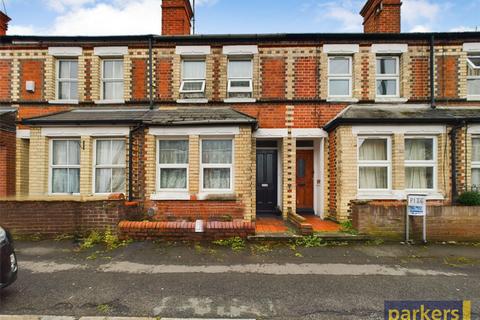 Pitcroft Avenue, Berkshire RG6 3 bed terraced house for sale