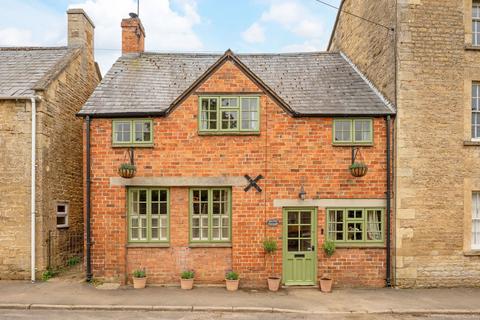 Main Street, Bledington, OX7 3 bed semi