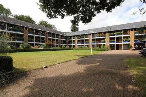Emmbrook Court, Berkshire RG6 2 bed apartment for sale