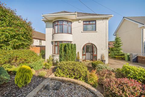 Ynyscadwyn Road, Ystradgynlais, Swansea 3 bed detached house for sale
