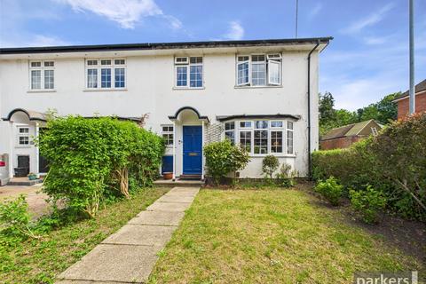 Western Elms Avenue, Berkshire RG30 3 bed end of terrace house for sale