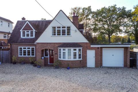 Reading Road, Wokingham RG40 4 bed detached house for sale