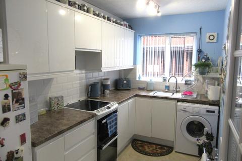 St. James Road, Prescot L34 2 bed ground floor flat for sale