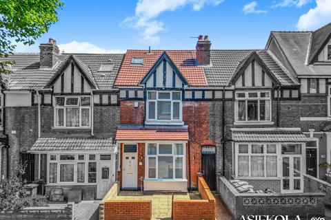 Earlsbury Gardens, Birmingham B20 4 bed terraced house for sale