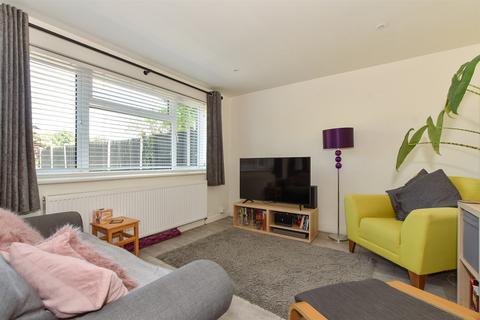 Griggs Meadow, Godalming GU8 3 bed semi