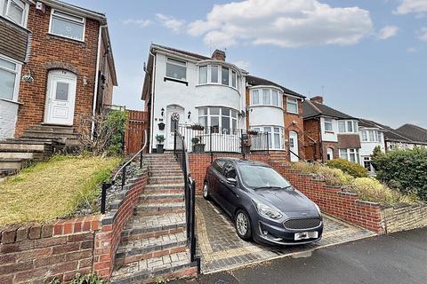 Jayshaw Avenue, Great Barr, Birmingham 3 bed semi