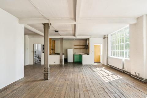 Princelet Street, London, E1 3 bed apartment for sale