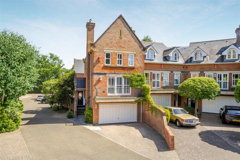 Chapel Square, Virginia Water 4 bed townhouse for sale