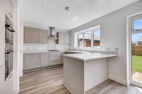 Banham Drive, Beaulieu, Chelmsford 4 bed detached house for sale