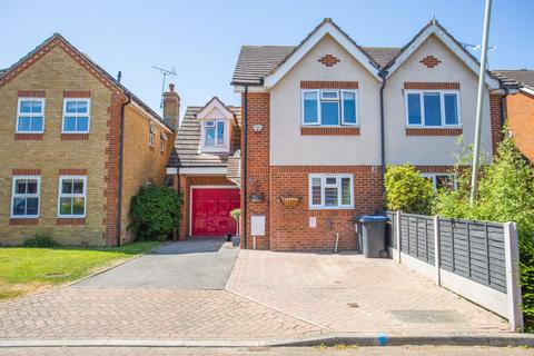 Shore Close, Herne Bay, CT6 3 bed semi