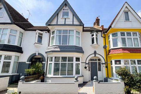 5 bedroom terraced house for sale
