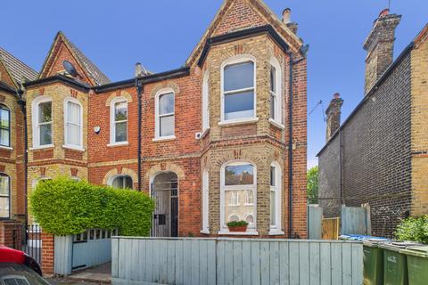 Elliscombe Road, Charlton, SE7 2 bed flat for sale