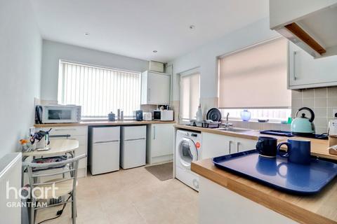 Darley Dale Crescent, Grantham 2 bed detached bungalow for sale