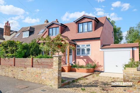 5 bedroom semi-detached house for sale