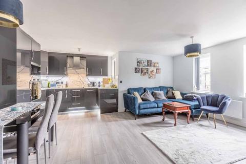 Mill Street, Slough SL2 2 bed apartment for sale