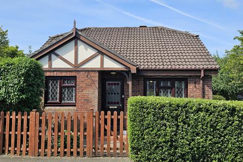 Barnside Way, Moulton, Northwich, CW9 2 bed detached bungalow for sale
