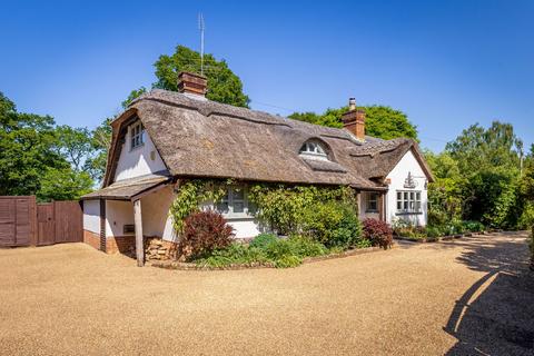 Upper Ifold, Dunsfold, GU8 4 bed cottage for sale