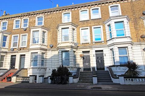 Canterbury Road, Margate, Kent, CT9 2 bed flat for sale
