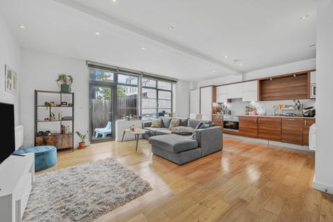 Islington High Street, Angel... 2 bed flat for sale