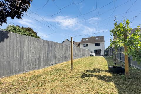Earlstone Crescent, Bristol, BS30 3 bed semi