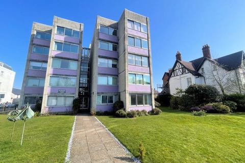 Crescent Road, Gosport PO12 2 bed apartment for sale