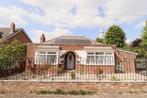 Liverpool Road, Great Sankey, WA5 2 bed detached bungalow for sale
