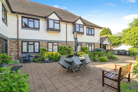 Abbey Court (Chertsey), Chertsey KT16 1 bed apartment for sale