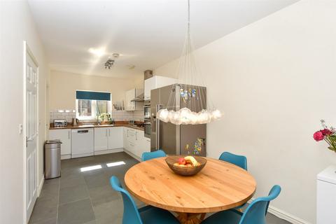Amherst Hill, Brompton, Gillingham, Kent 4 bed link detached house for sale
