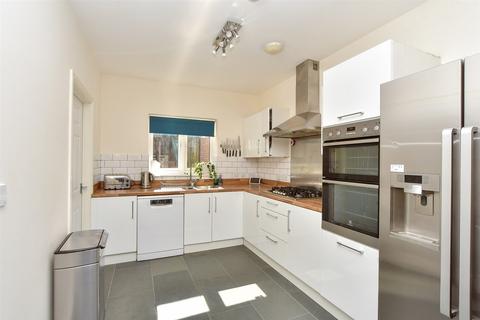 Amherst Hill, Brompton, Gillingham, Kent 4 bed link detached house for sale