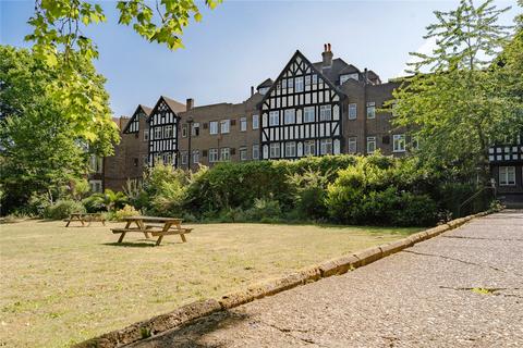 Tudor Close, Brixton Hill, London, SW2 Studio for sale