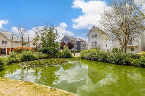 Poynder Drive, Snodland, Kent, ME6 2 bed coach house for sale