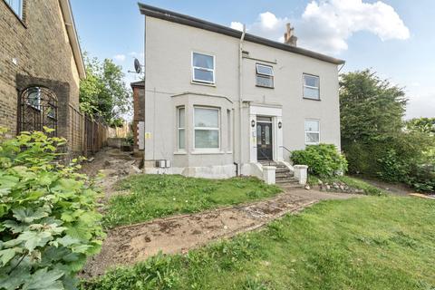Grovehill Road, Surrey RH1 1 bed apartment for sale